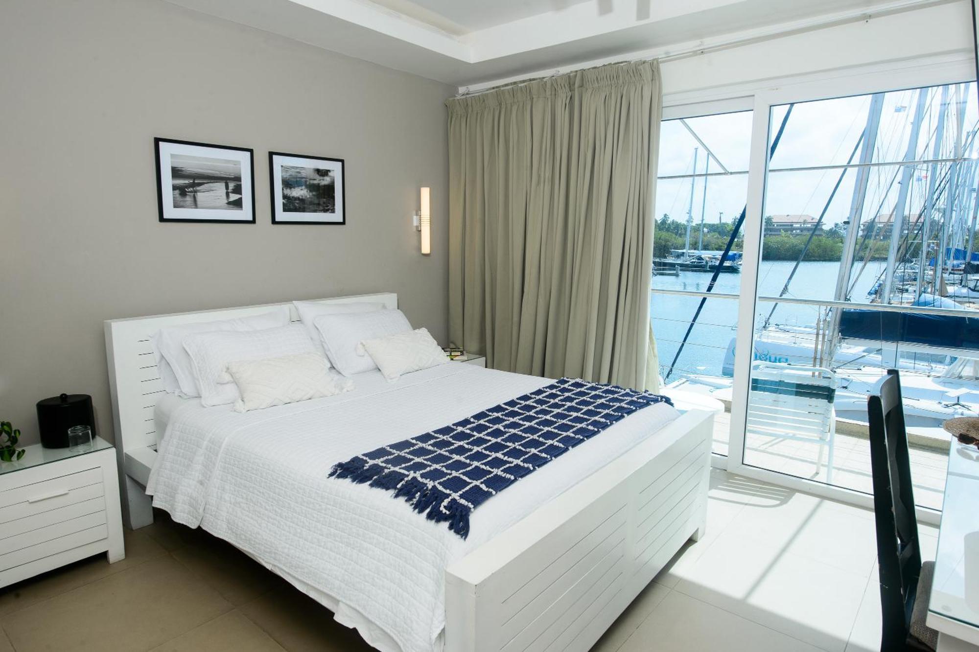 קולון Marina Hotel At Shelter Bay מראה חיצוני תמונה